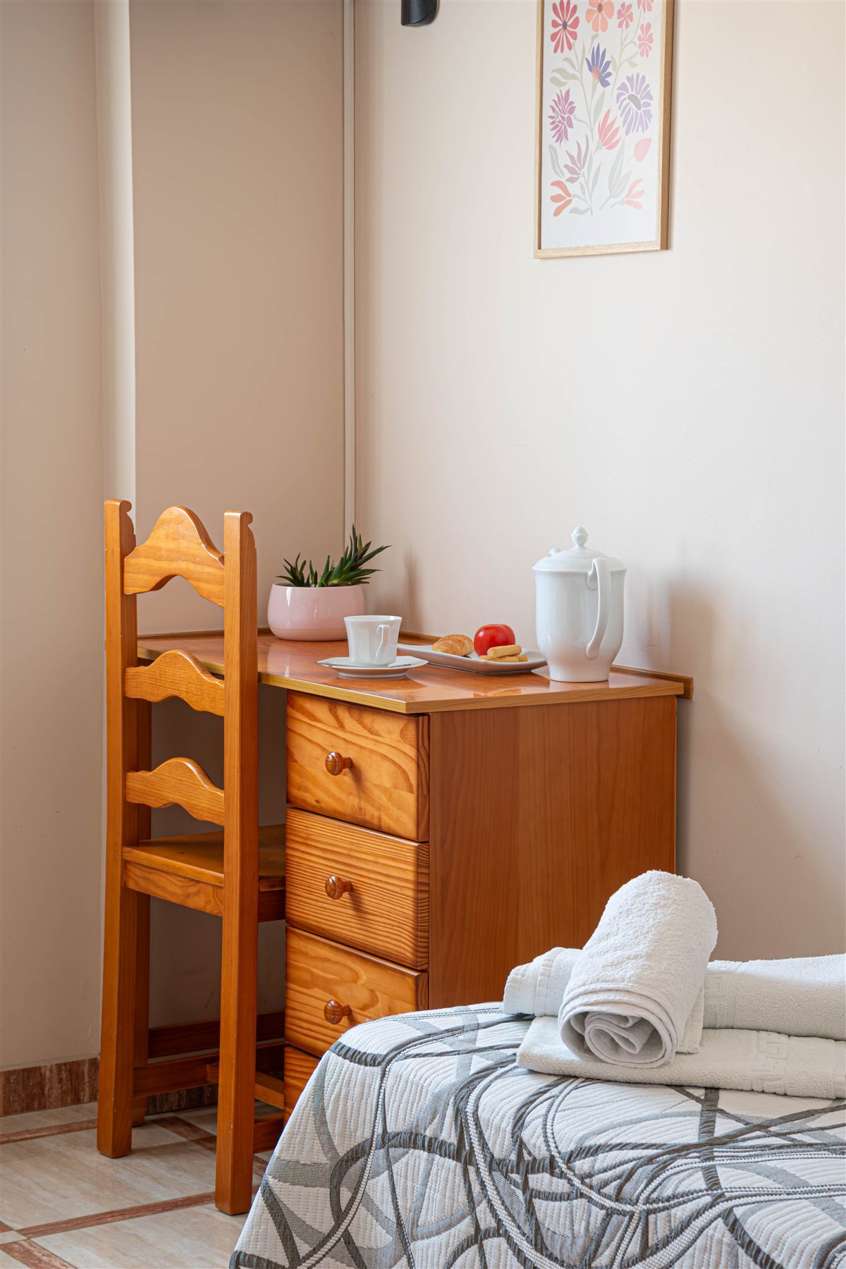 Habitación 1 · Escritorio