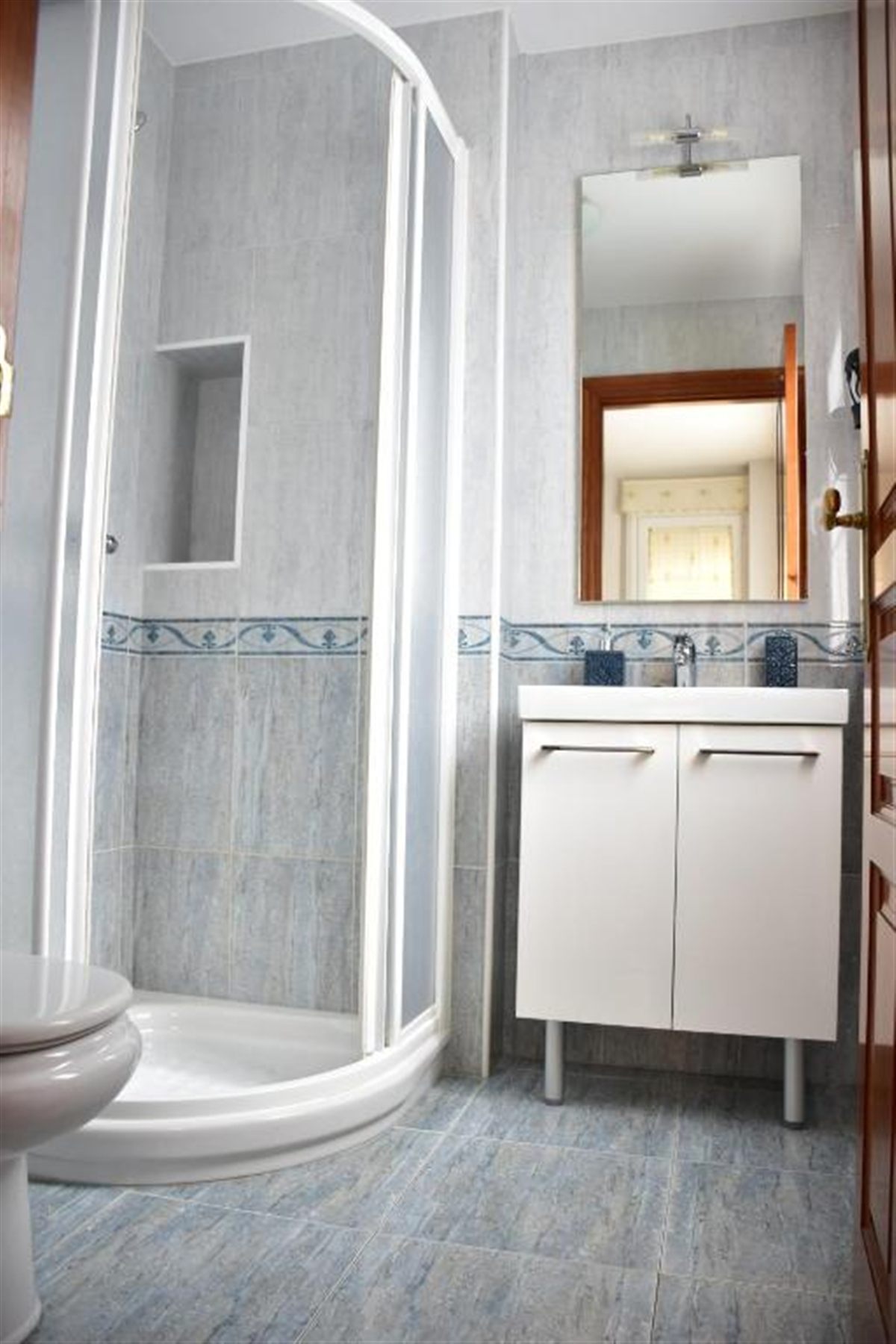 Habitación 5 · Baño en suite (dentro de la habitación)